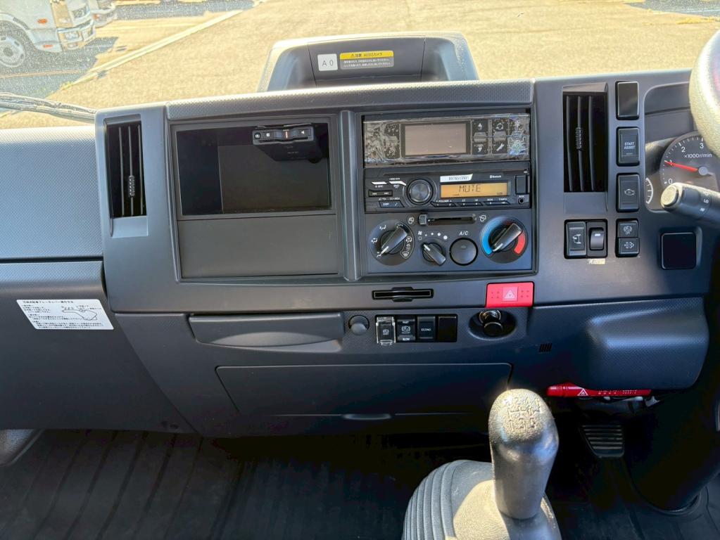 いすゞ エルフ 2PG-NPR88AN(2WD)の写真22