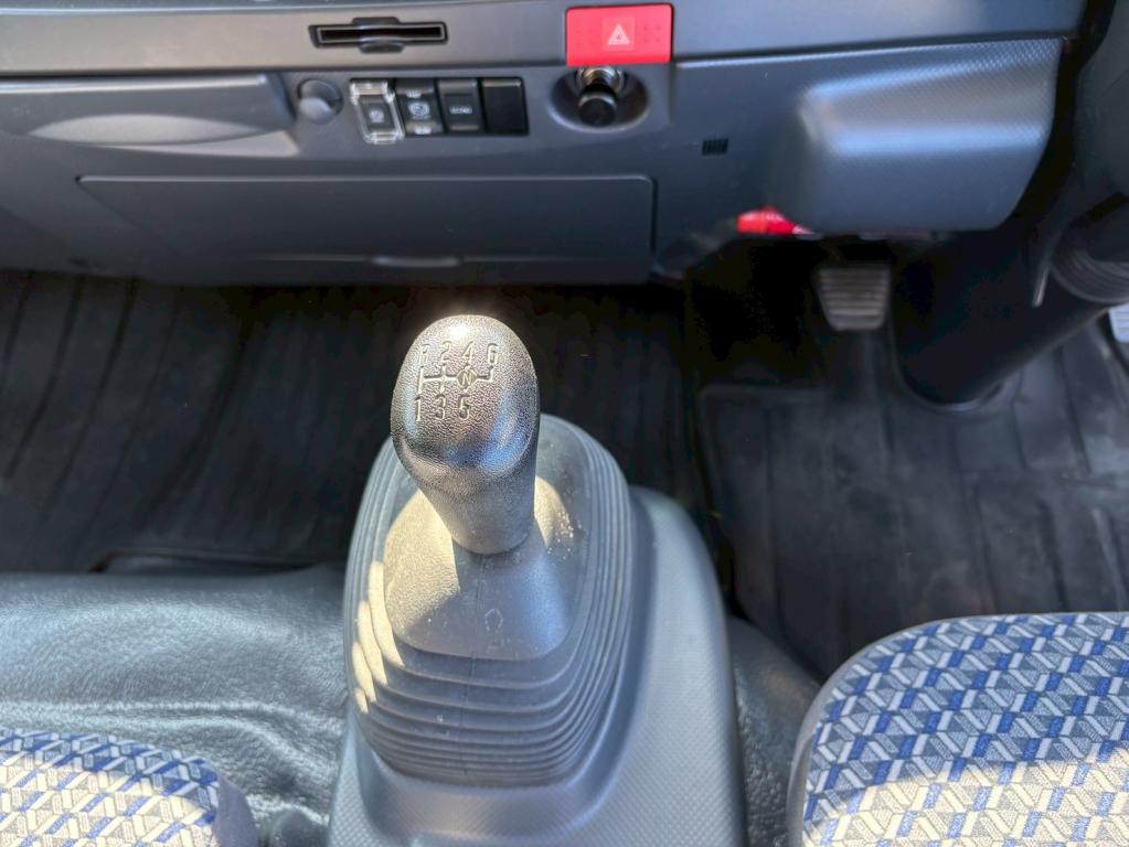 いすゞ エルフ 2PG-NPR88AN(2WD)の写真23