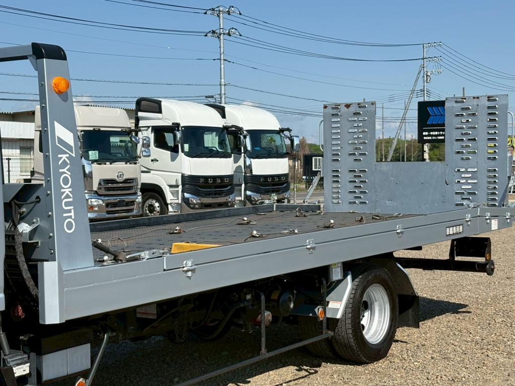 いすゞ エルフ 2RG-NPR88AN(2WD)の写真6