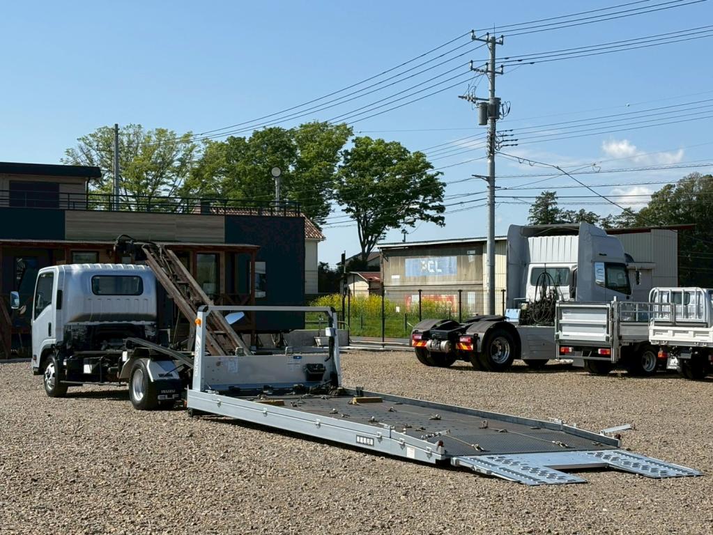 いすゞ エルフ 2RG-NPR88AN(2WD)の写真11