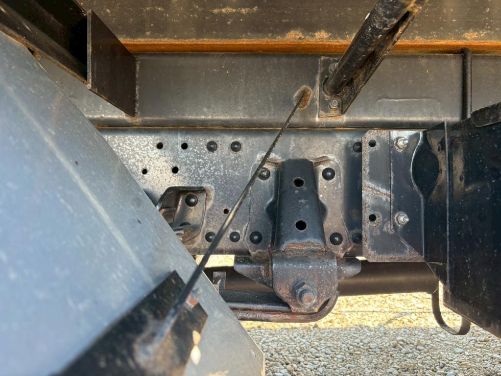 いすゞ エルフ 2RG-NPR88AN(2WD)の写真16