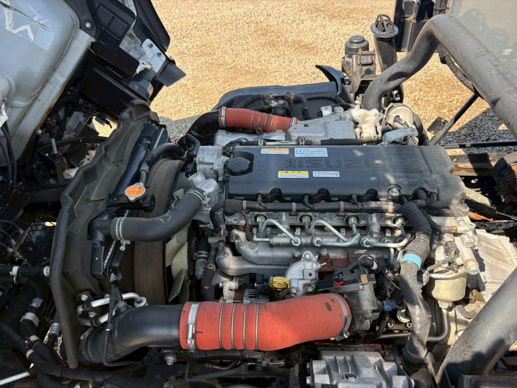 いすゞ エルフ 2RG-NPR88AN(2WD)の写真18