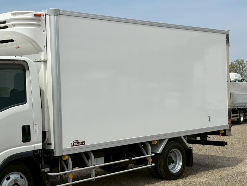 いすゞ エルフ 2RG-NMR88AN(2WD)の写真6