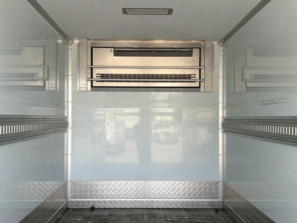 いすゞ エルフ 2RG-NMR88AN(2WD)の写真7