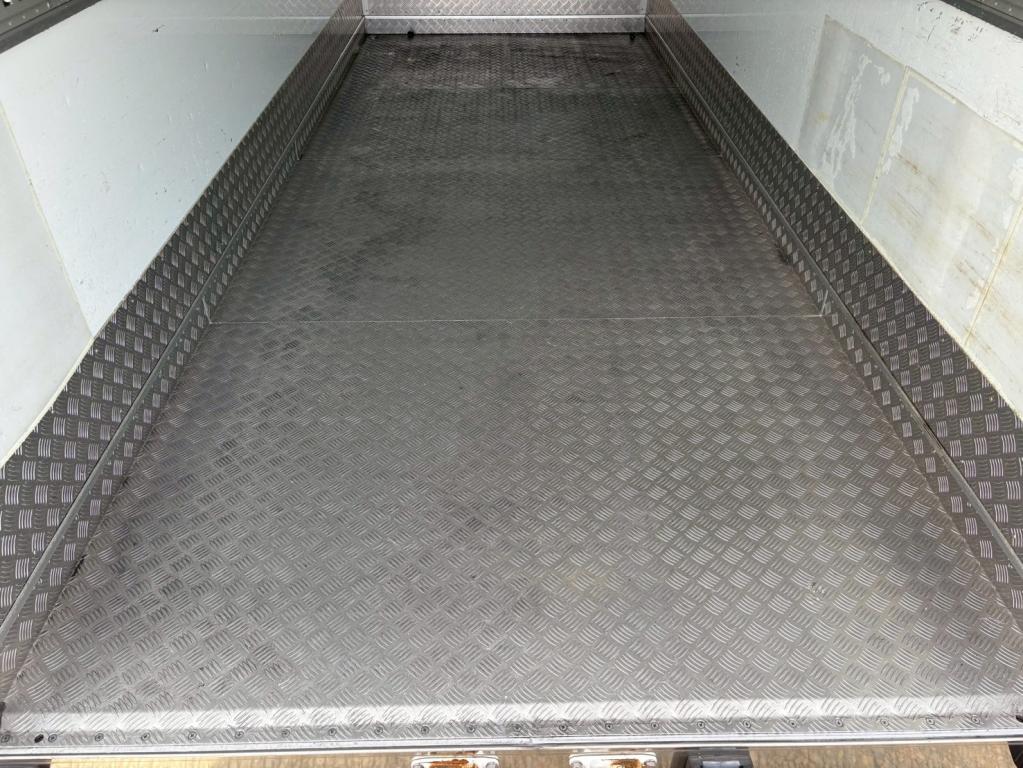 いすゞ エルフ 2RG-NMR88AN(2WD)の写真8