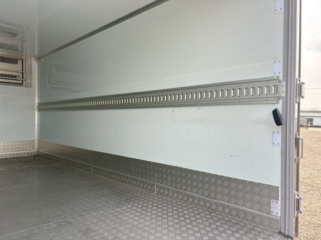 いすゞ エルフ 2RG-NMR88AN(2WD)の写真10