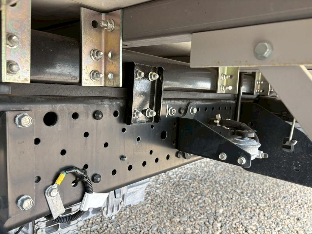 いすゞ エルフ 2RG-NMR88AN(2WD)の写真14