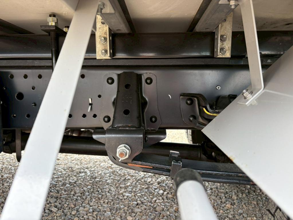 いすゞ エルフ 2RG-NMR88AN(2WD)の写真15