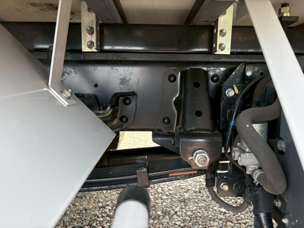 いすゞ エルフ 2RG-NMR88AN(2WD)の写真16