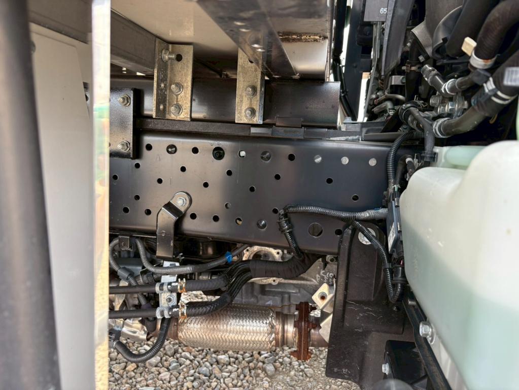 いすゞ エルフ 2RG-NMR88AN(2WD)の写真17