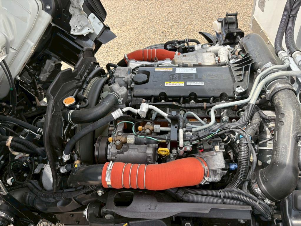 いすゞ エルフ 2RG-NMR88AN(2WD)の写真18