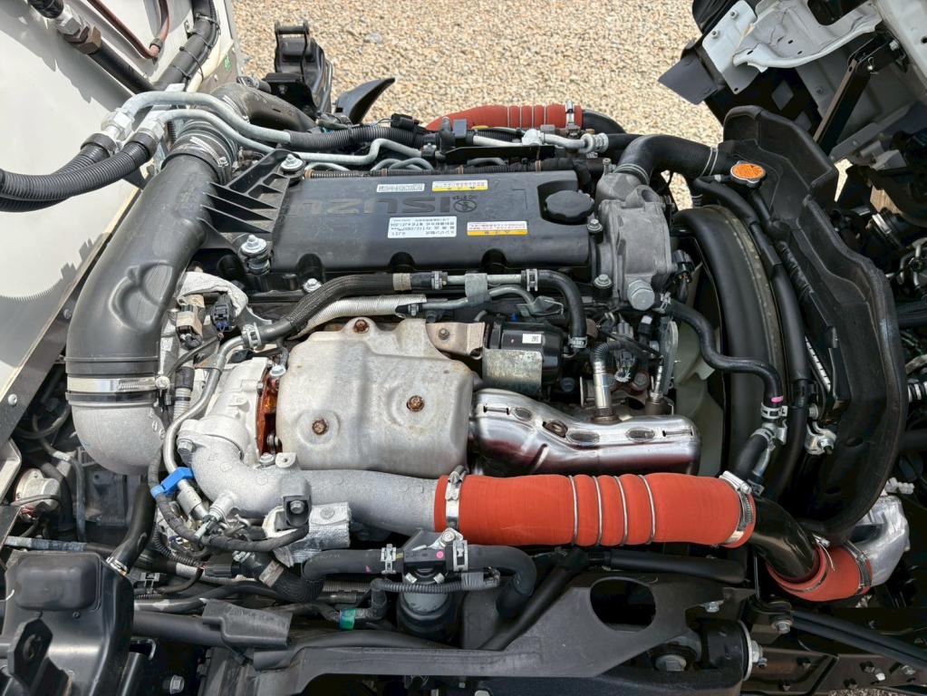 いすゞ エルフ 2RG-NMR88AN(2WD)の写真19