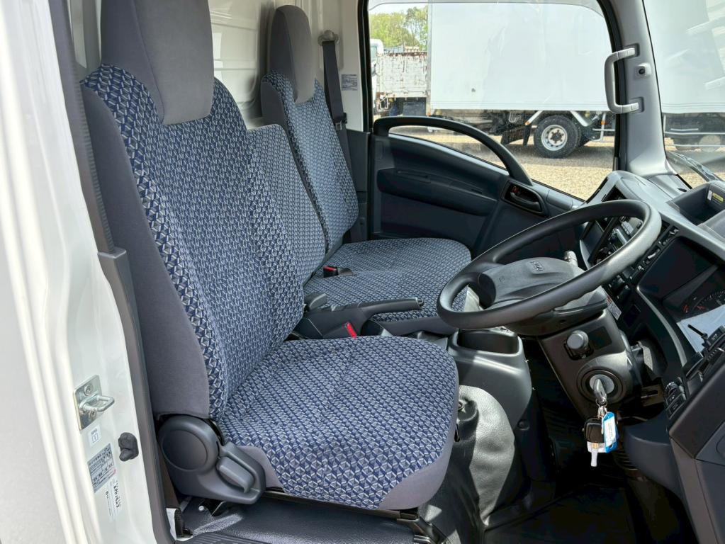 いすゞ エルフ 2RG-NMR88AN(2WD)の写真21