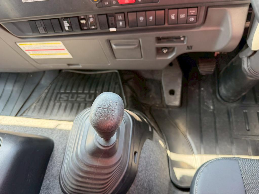 いすゞ フォワード 2RG-FTR90V4(2WD)の写真23