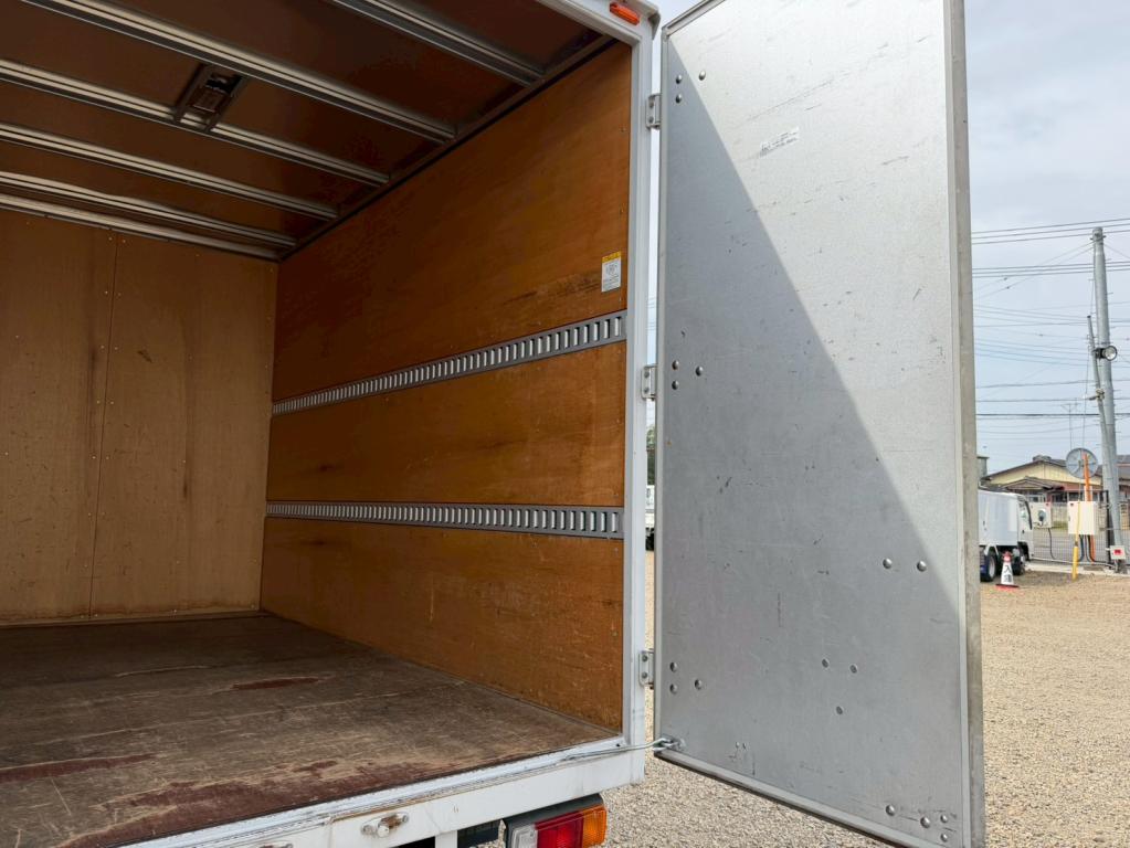 日野 デュトロ 2RG-XZC605M(2WD)の写真10