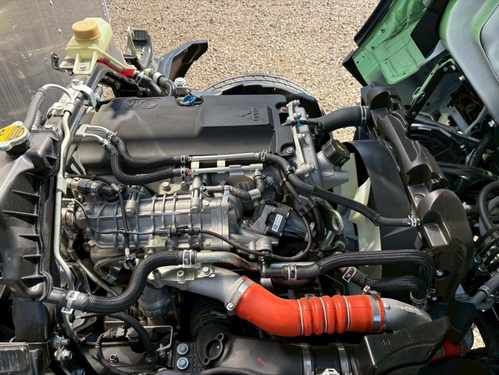 三菱 キャンター 2RG-FEAV0(2WD)の写真19