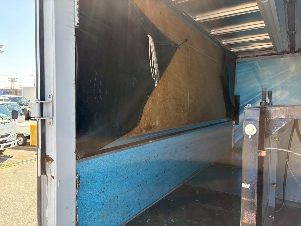 いすゞ エルフ TPG-NPR85AN(2WD)の写真9