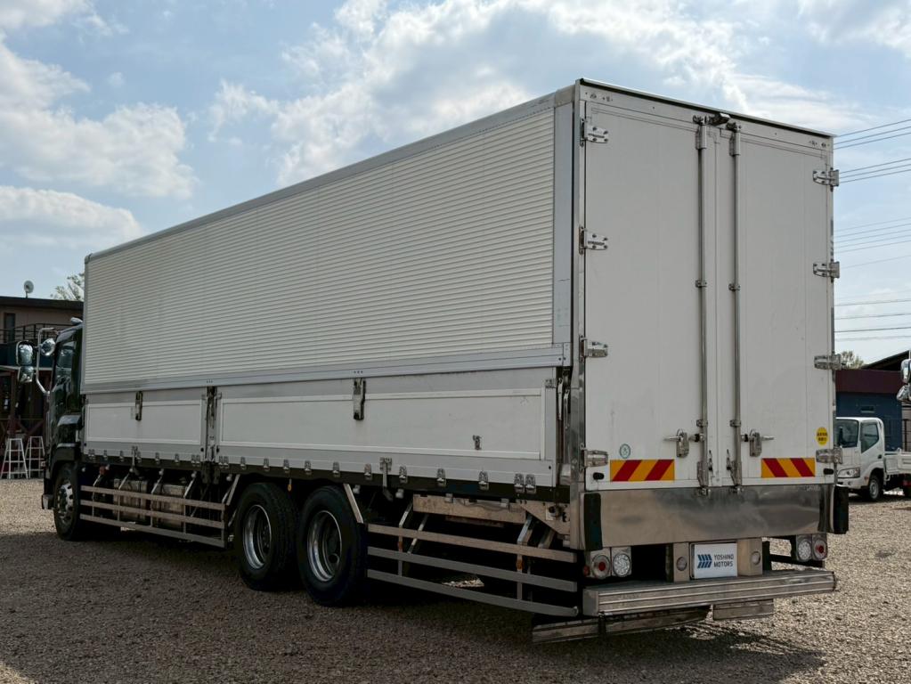 いすゞ ギガ QKG-CYL77B(6x2)の写真3