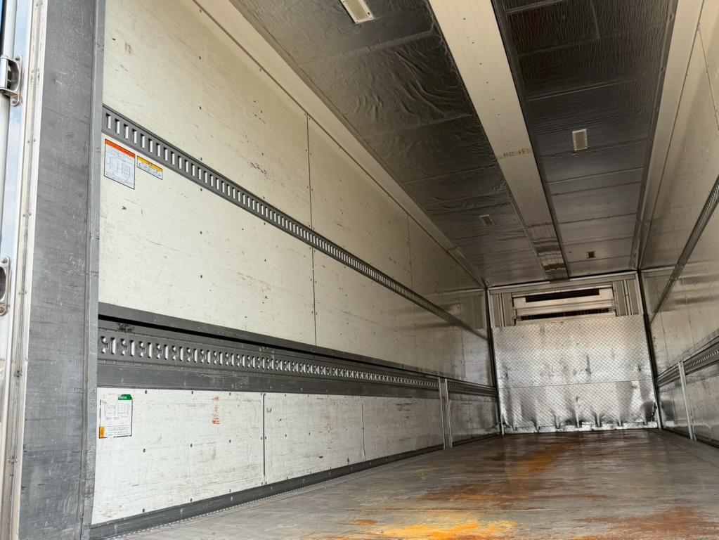 いすゞ ギガ QKG-CYL77B(6x2)の写真9