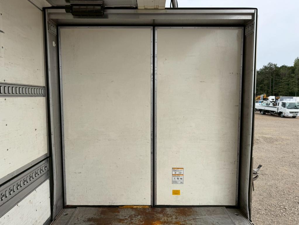 いすゞ ギガ QKG-CYL77B(6x2)の写真11