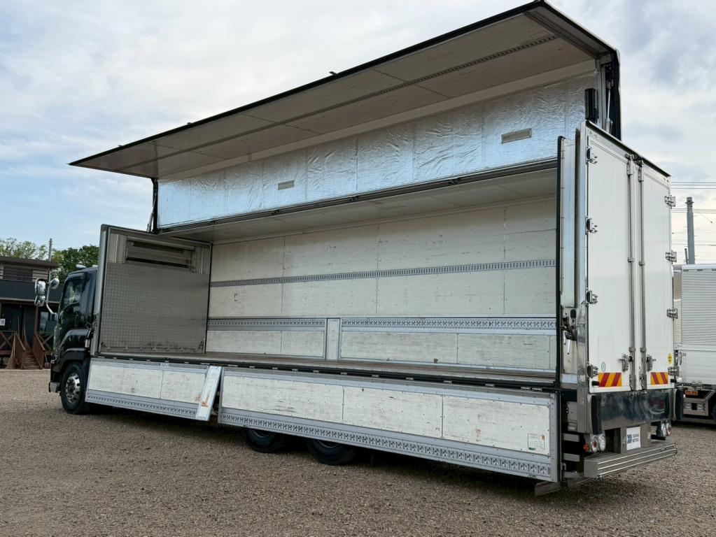 いすゞ ギガ QKG-CYL77B(6x2)の写真14