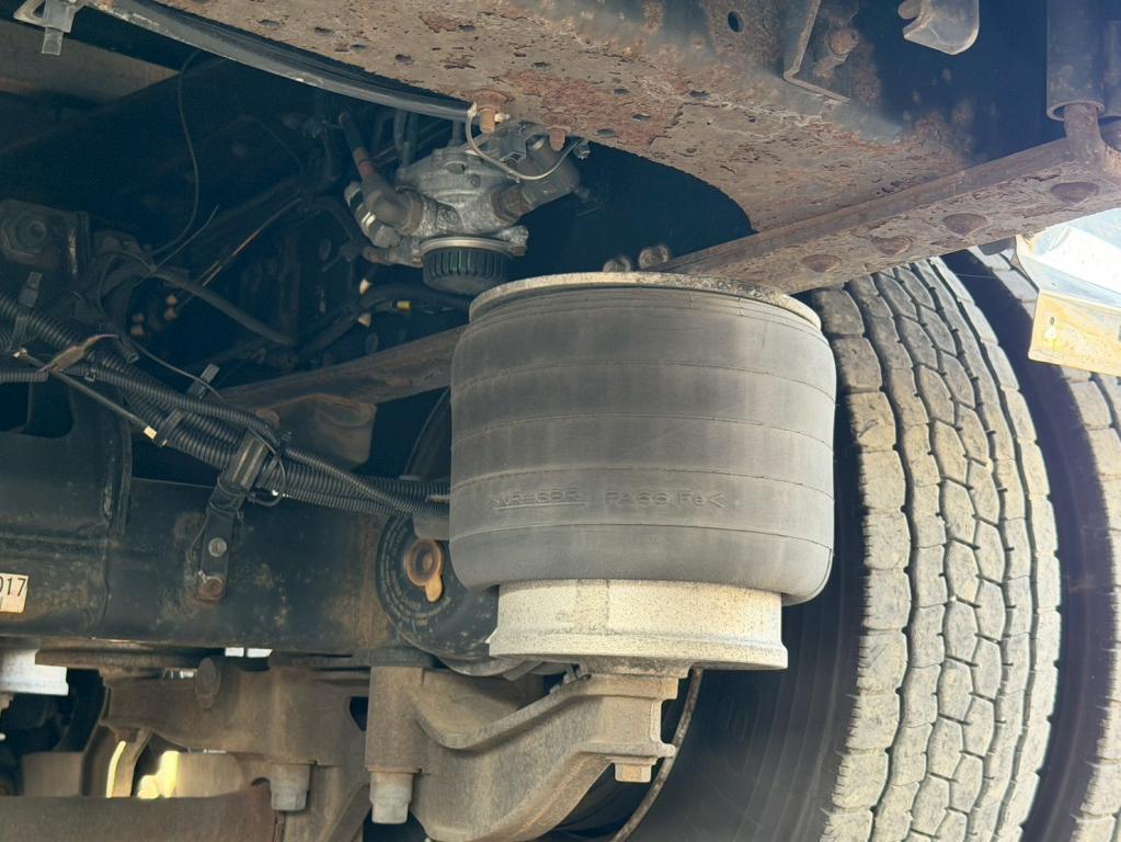 いすゞ ギガ QKG-CYL77B(6x2)の写真17