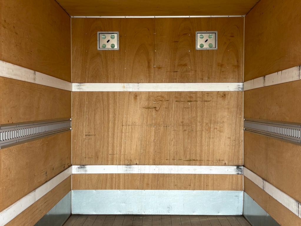 いすゞ エルフ TRG-NPR85AN(2WD)の写真7