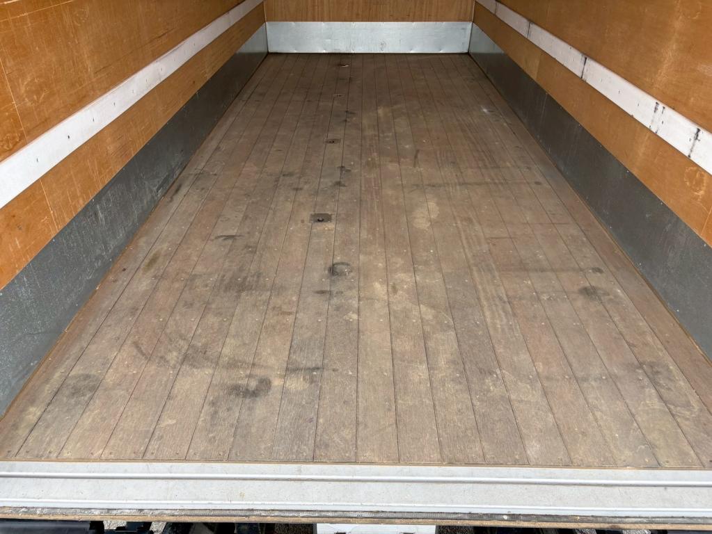 いすゞ エルフ TRG-NPR85AN(2WD)の写真8