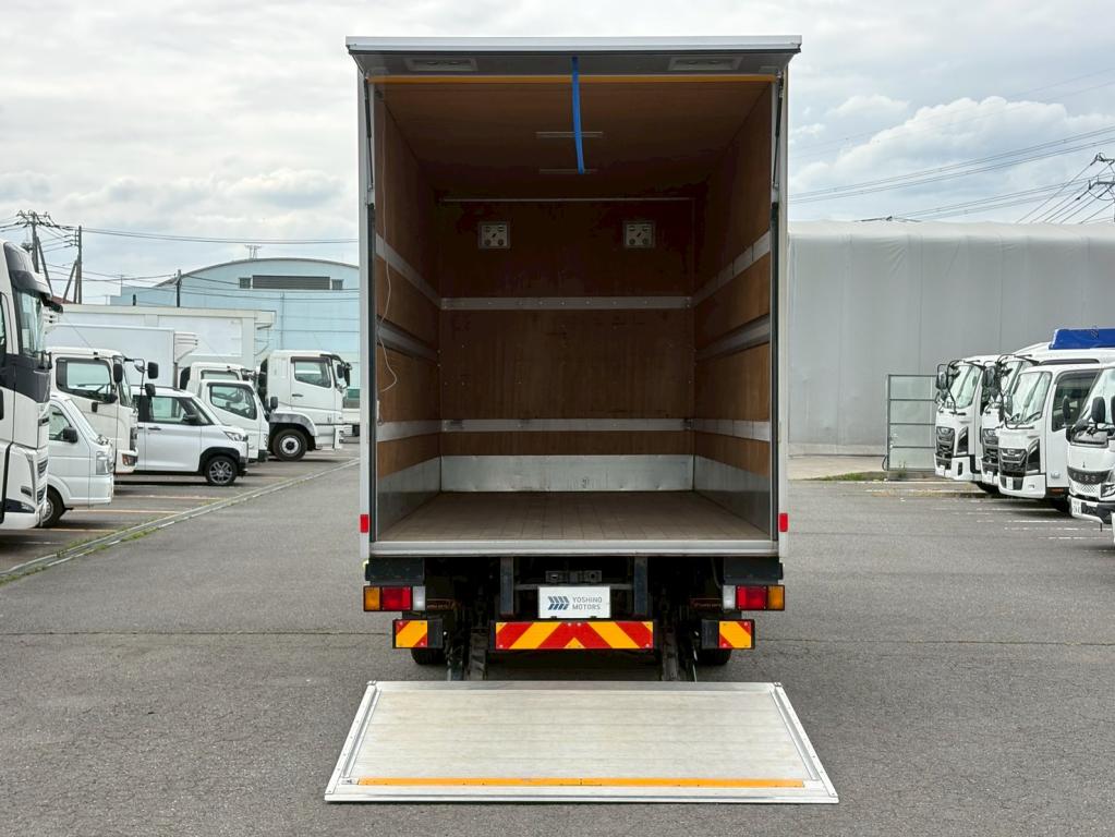 いすゞ エルフ TRG-NPR85AN(2WD)の写真11