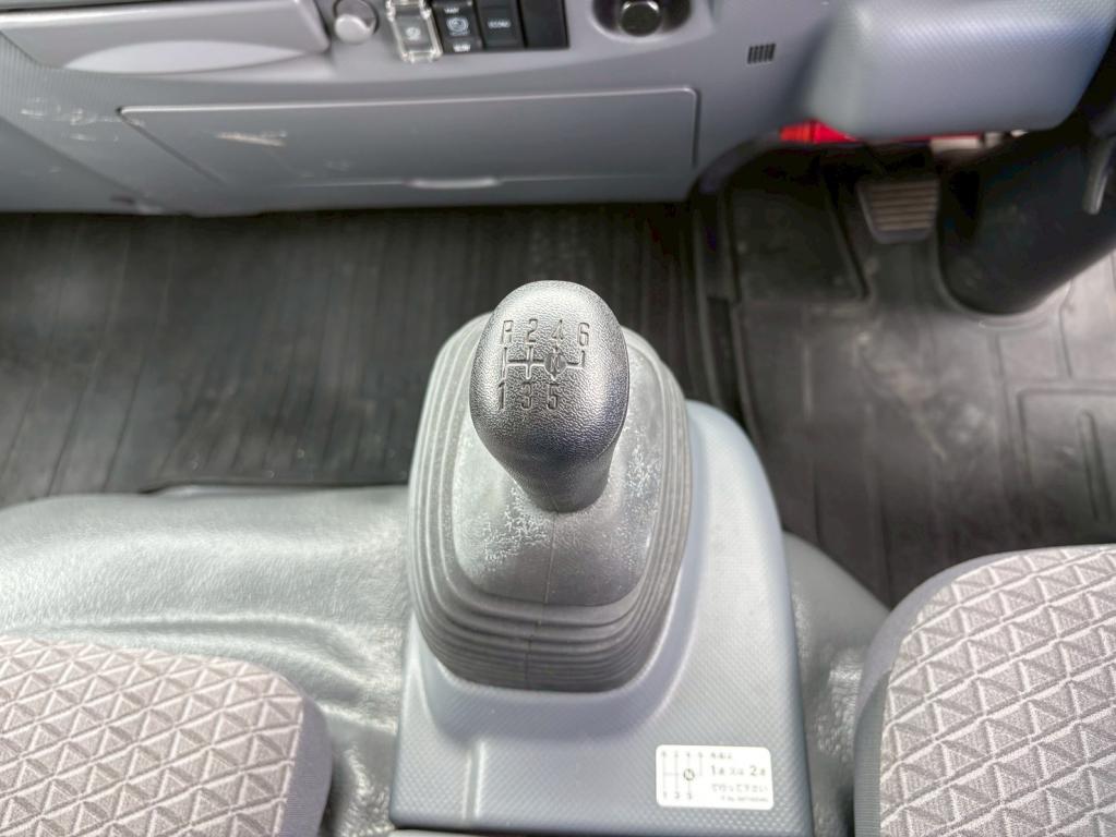 いすゞ エルフ TRG-NPR85AN(2WD)の写真23