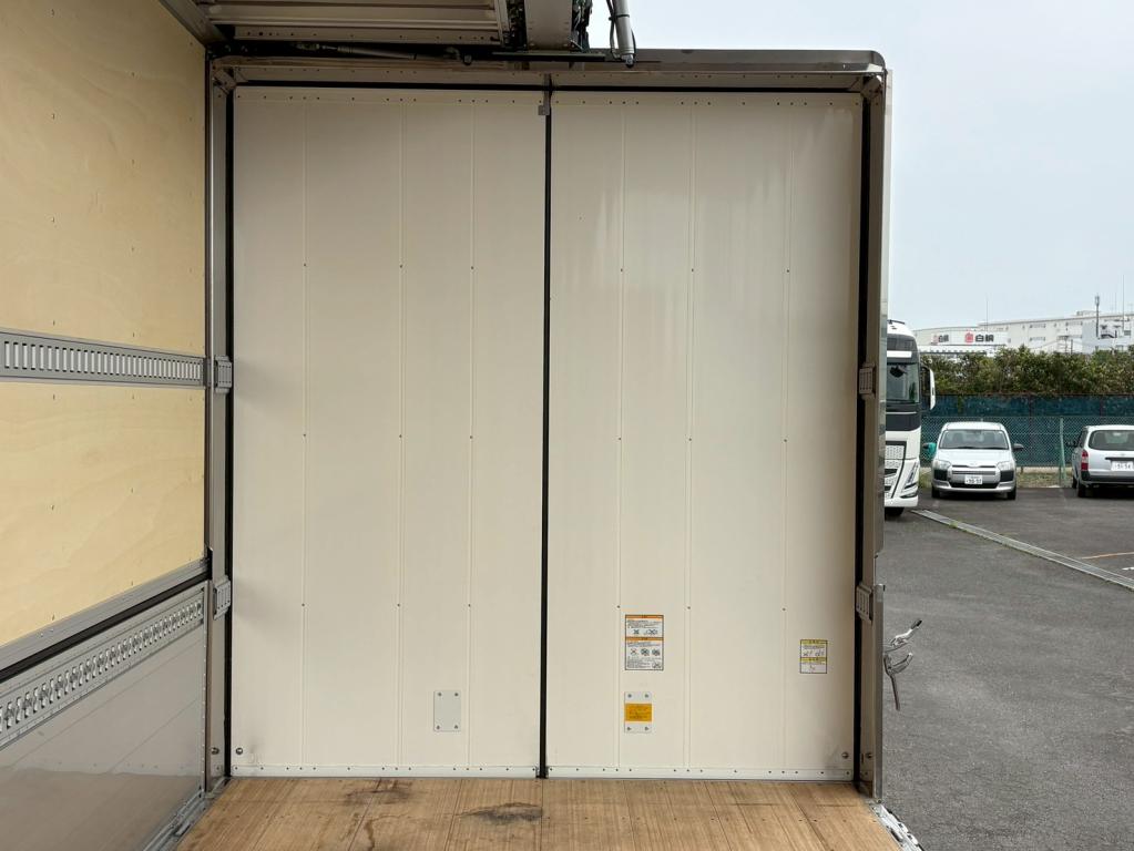 UD クオン 2RG-CG5FA(8x4)の写真11