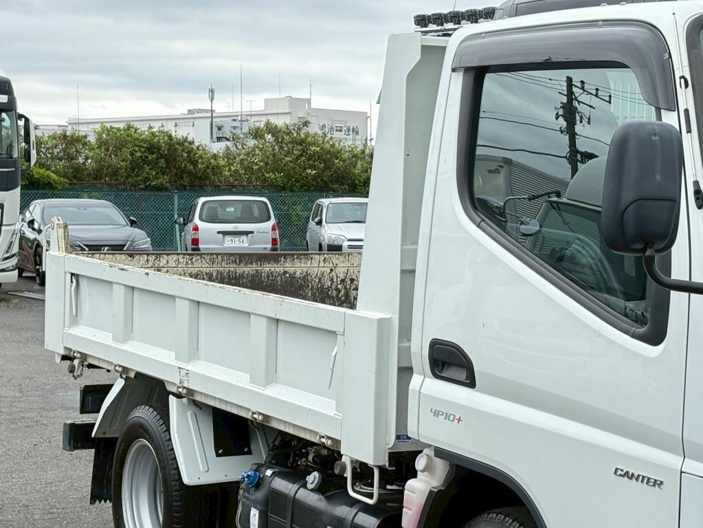 三菱 キャンター 2RG-FBA60(2WD)の写真5