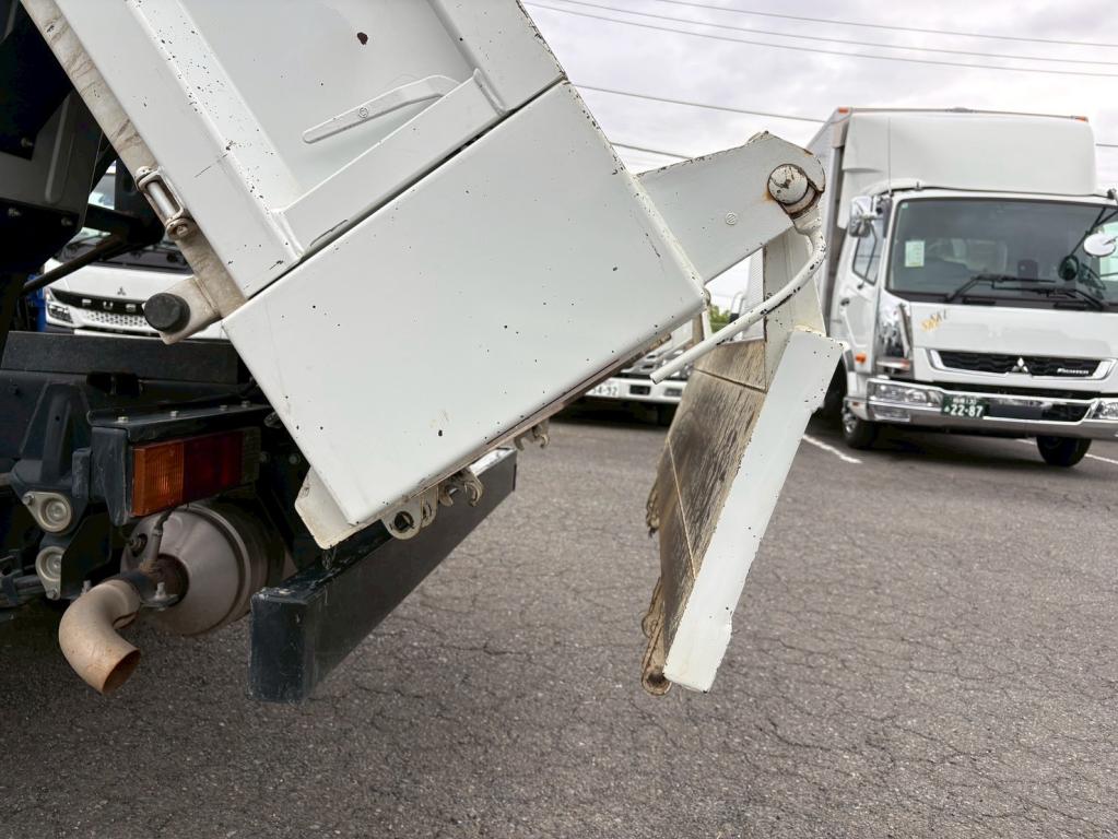 三菱 キャンター 2RG-FBA60(2WD)の写真12