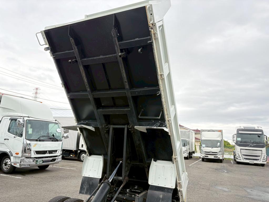 三菱 キャンター 2RG-FBA60(2WD)の写真13