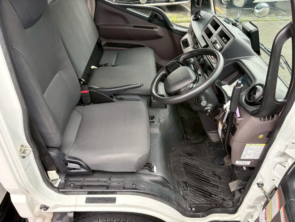 三菱 キャンター 2RG-FBA60(2WD)の写真21