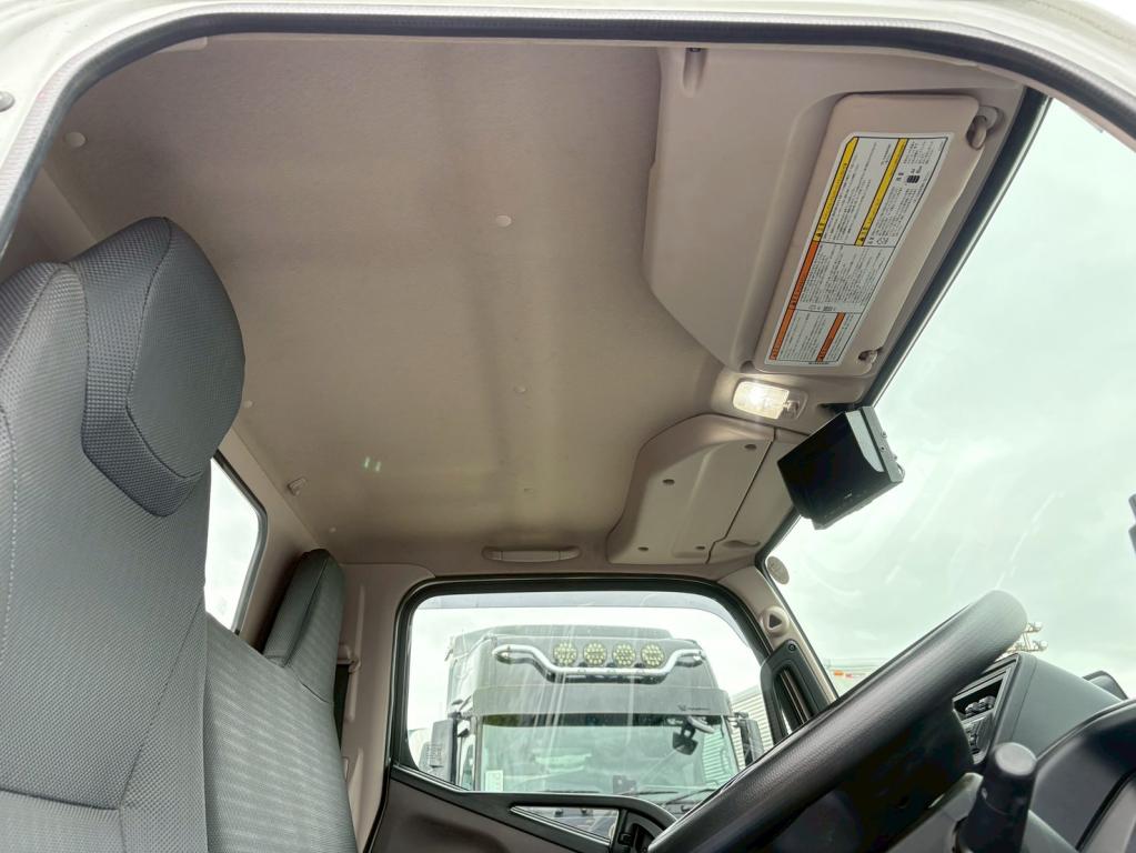 三菱 キャンター 2RG-FBA60(2WD)の写真24