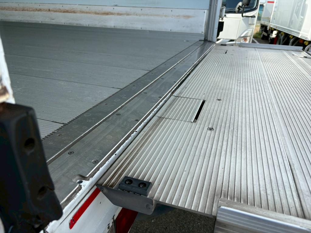 日野 レンジャー 2KG-FC2ABG(2WD)の写真13