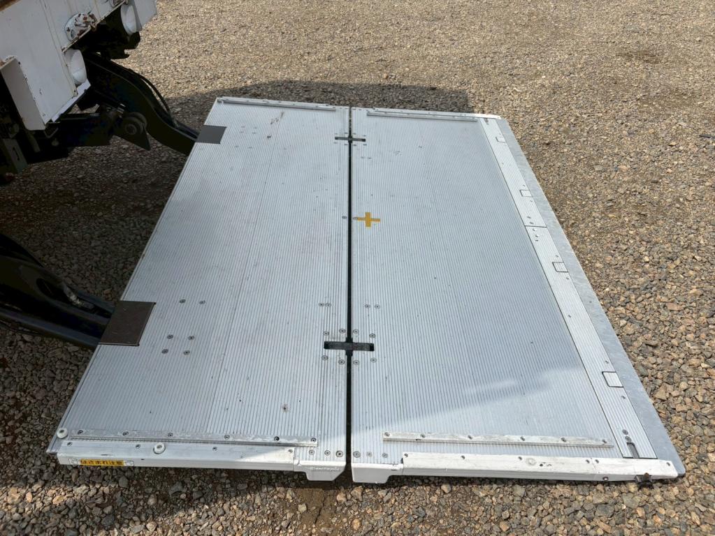 三菱 ファイター 2KG-FK61F(2WD)の写真12