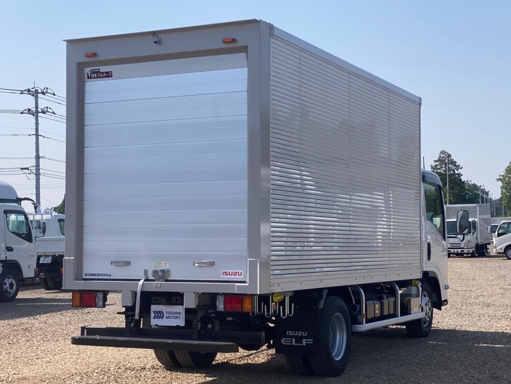 いすゞ エルフ 2TG-NMR88AM(2WD)の写真4