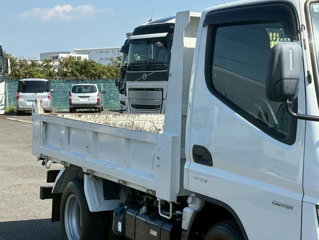 三菱 キャンター 2RG-FBA60(2WD)の写真5