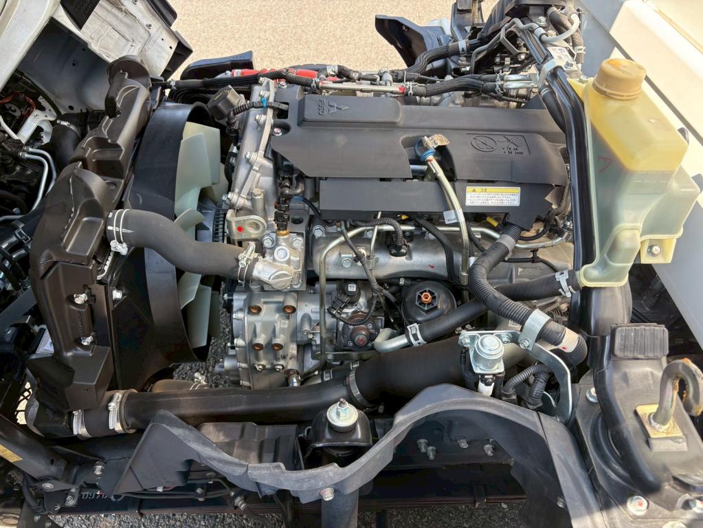 三菱 キャンター 2RG-FBA60(2WD)の写真18