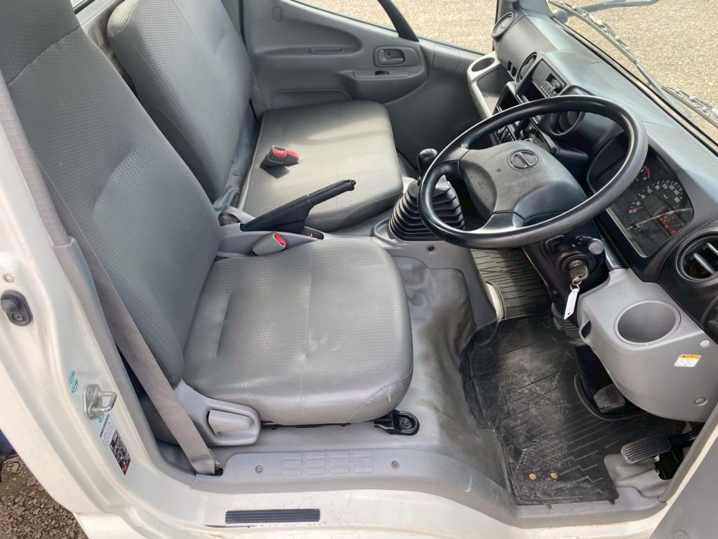 日野 デュトロ SKG-XZU650M(2WD)の写真21