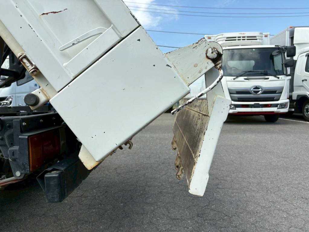 いすゞ エルフ 2RG-NJR88AD(2WD)の写真12