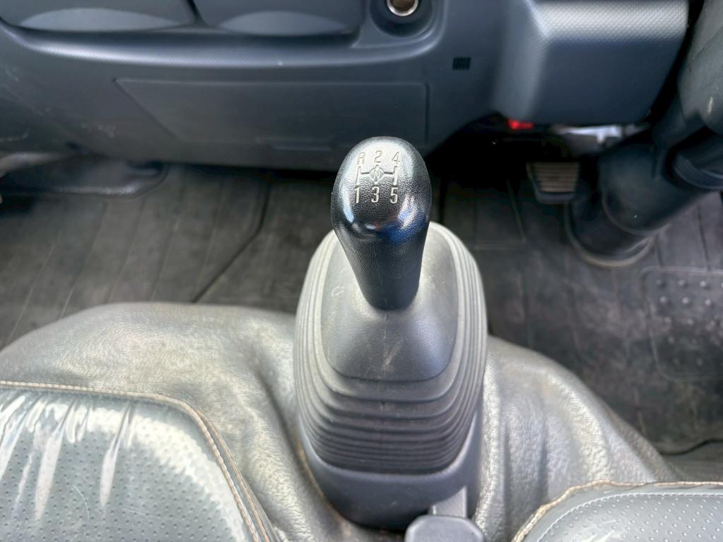 いすゞ エルフ 2RG-NJR88AD(2WD)の写真23