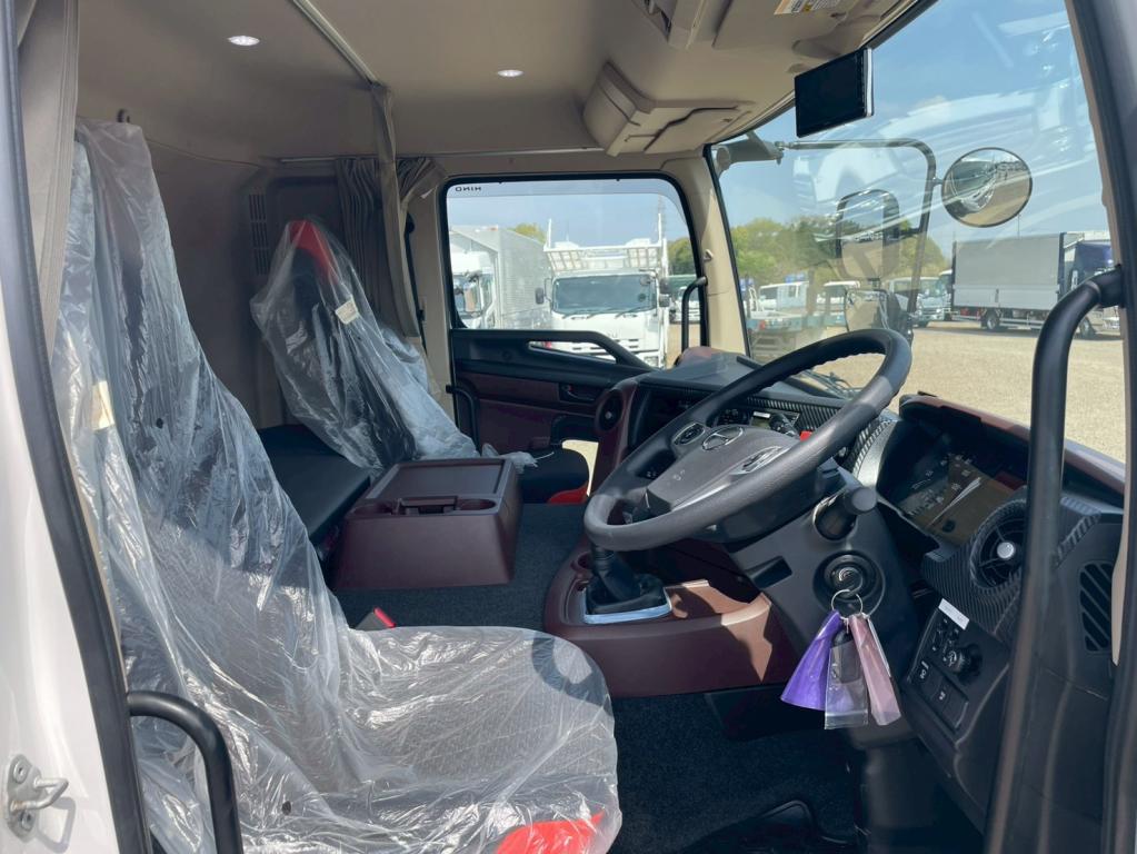 日野 プロフィア 2DG-FW1AHC(8x4)の写真21