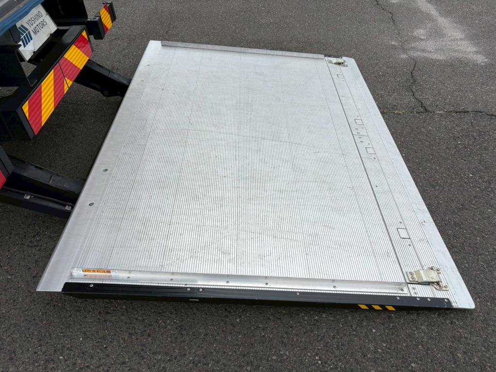 三菱 キャンター 2RG-FEB80(2WD)の写真12