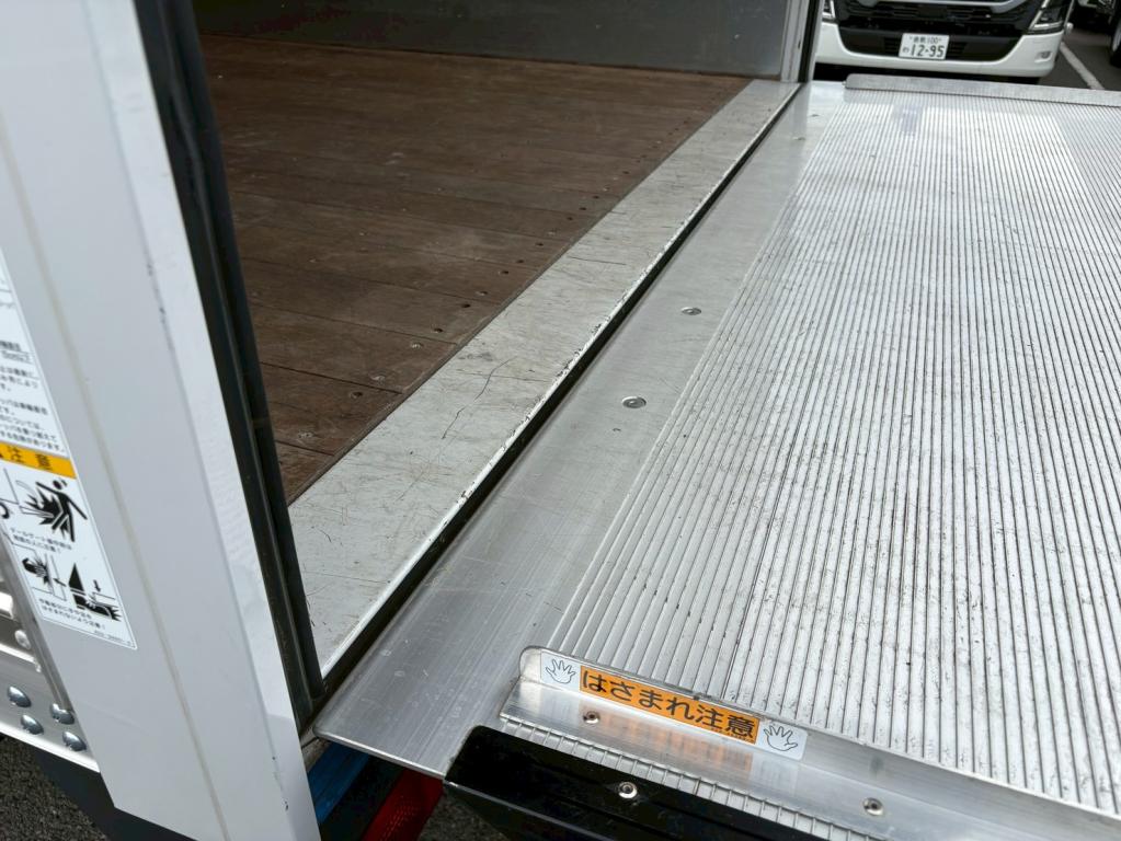 三菱 キャンター 2RG-FEB80(2WD)の写真13