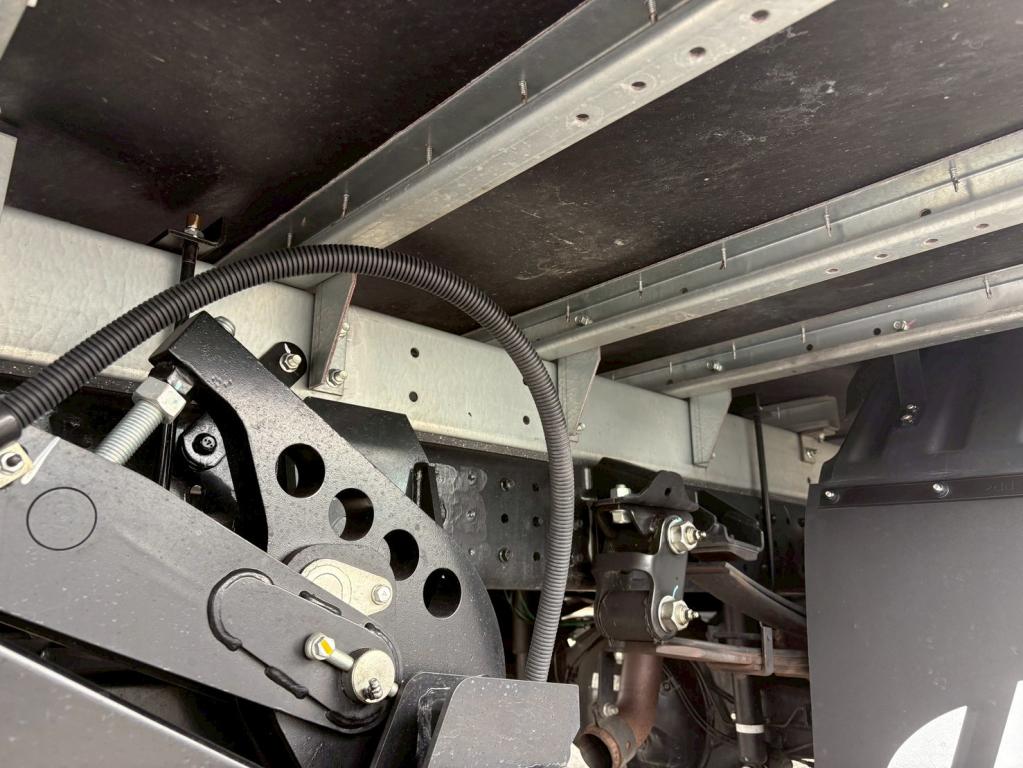 三菱 キャンター 2RG-FEB80(2WD)の写真15