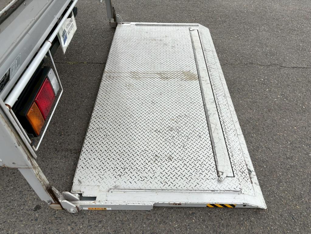 いすゞ エルフ 2RG-NPR88AN(2WD)の写真12