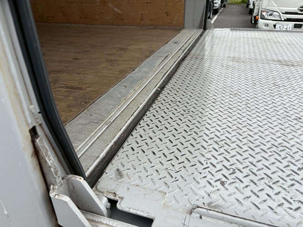 いすゞ エルフ 2RG-NPR88AN(2WD)の写真13